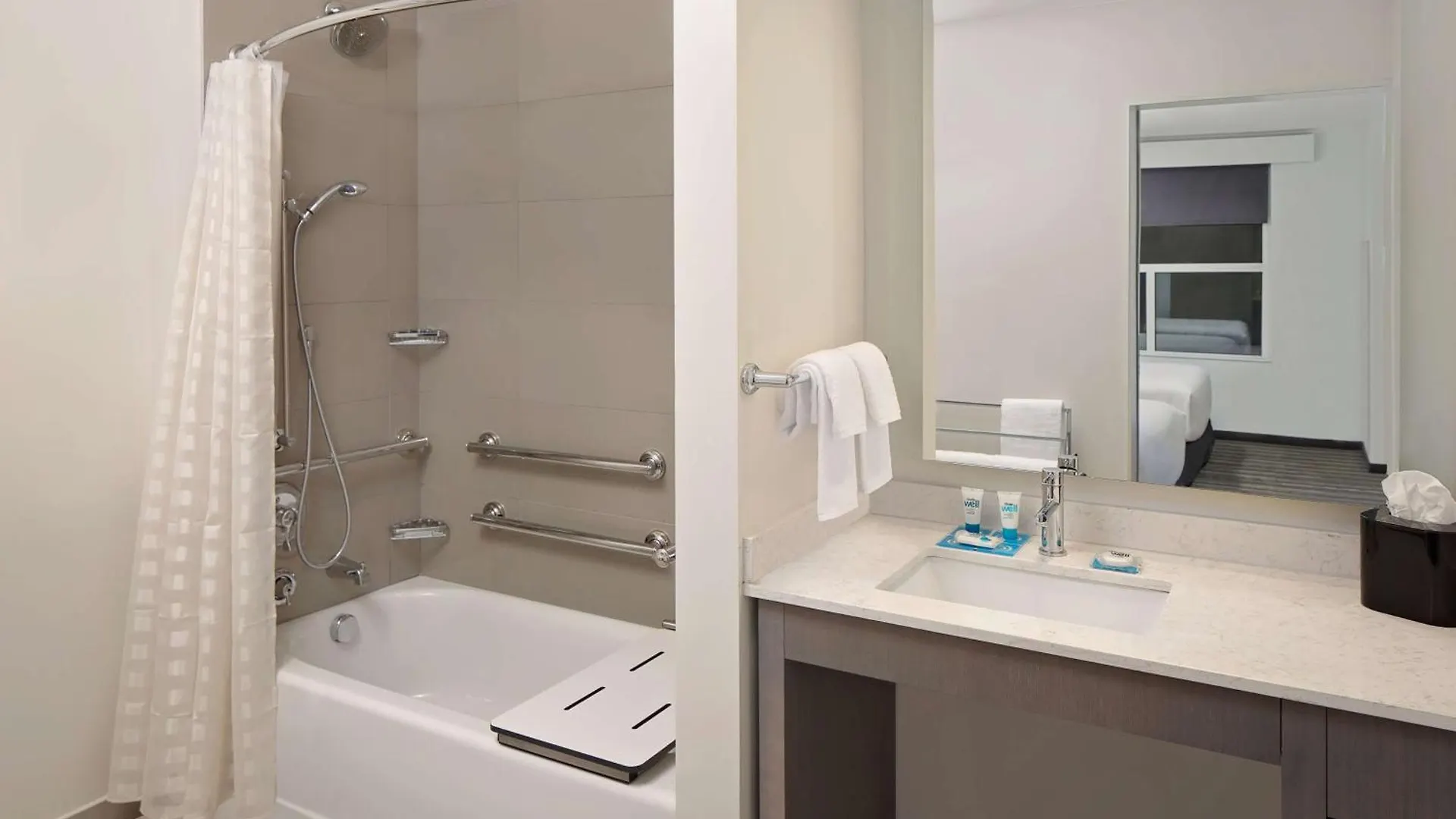 Hyatt House Irvine/John Wayne Airport Hotel